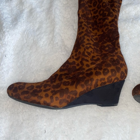 NINE WEST WOMENS SZ 6.5 wedge sueded leopard print tall boots excellent shape - Picture 5 of 7